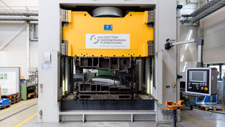High-speed forming press Picture of the high-speed forming press