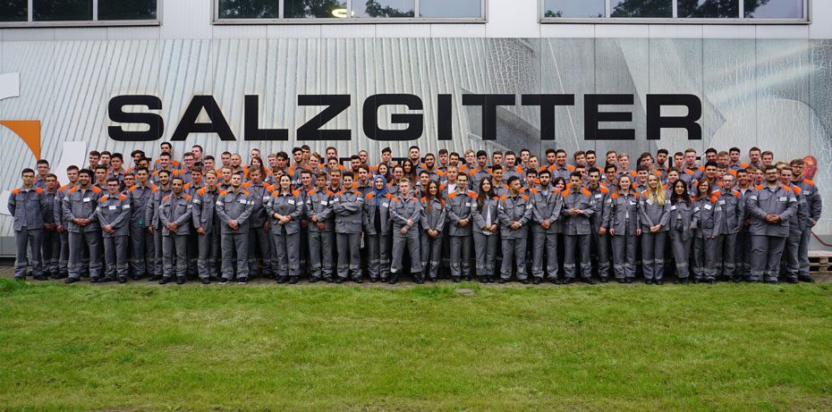Die neuen Auszubildenden der Salzgitter AG Gruppenfoto von den neuen Auszubildenden der Salzgitter AG