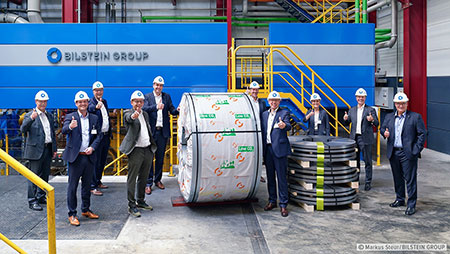 [Translate to Englisch:] BILSTEIN GROUP – Kaltband-Coils mit deutlich geringerem CO2-Fußabdruck an den ersten Kunden übergeben